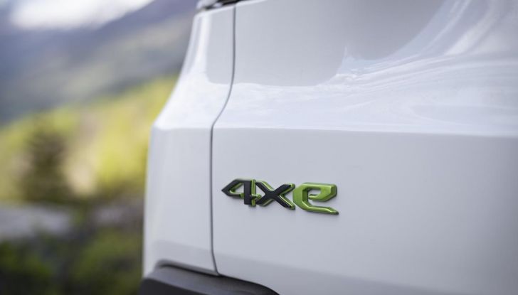 Jeep Avenger 4xe: al via agli ordini in Italia con prezzi da 31.150 euro - Foto 31 di 43