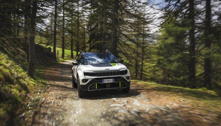Jeep Avenger 4xe: al via agli ordini in Italia con prezzi da 31.150 euro - Foto 12 di 43