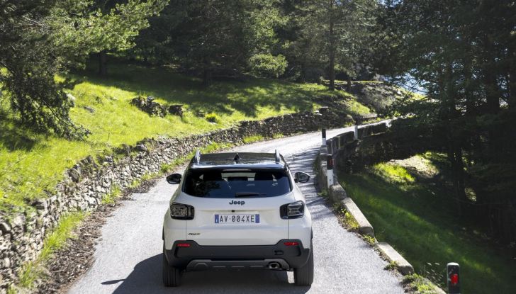Jeep Avenger 4xe: al via agli ordini in Italia con prezzi da 31.150 euro - Foto 8 di 43
