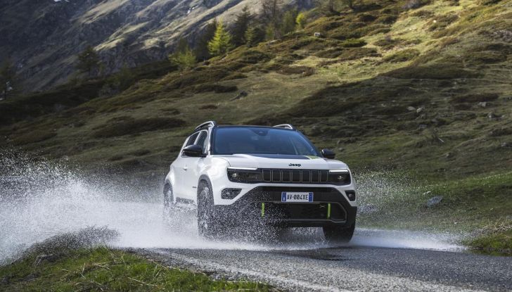 Jeep Avenger 4xe: al via agli ordini in Italia con prezzi da 31.150 euro - Foto 18 di 43