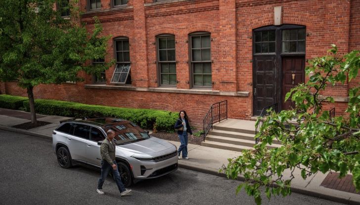 Nuova Jeep Wagoneer S: caratteristiche, design, abitacolo, prestazioni e autonomia - Foto 46 di 74