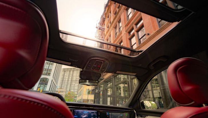 Nuova Jeep Wagoneer S: caratteristiche, design, abitacolo, prestazioni e autonomia - Foto 27 di 74