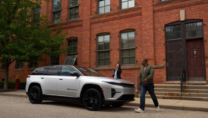 Nuova Jeep Wagoneer S: caratteristiche, design, abitacolo, prestazioni e autonomia - Foto 45 di 74