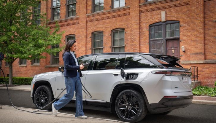 Nuova Jeep Wagoneer S: caratteristiche, design, abitacolo, prestazioni e autonomia - Foto 47 di 74