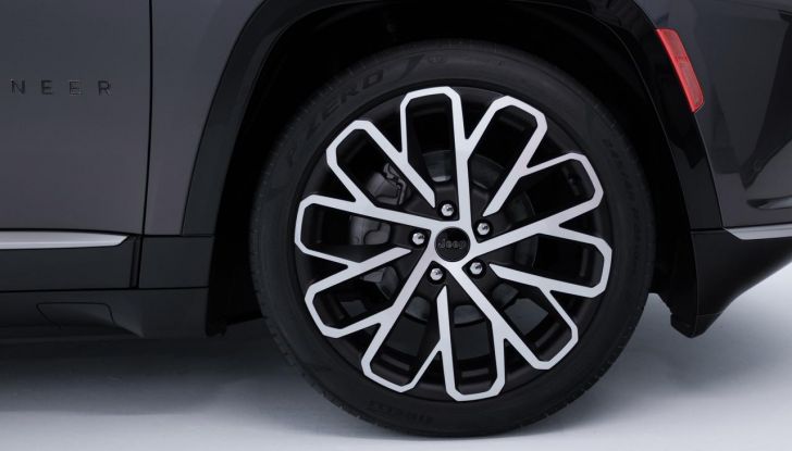 Nuova Jeep Wagoneer S: caratteristiche, design, abitacolo, prestazioni e autonomia - Foto 6 di 74