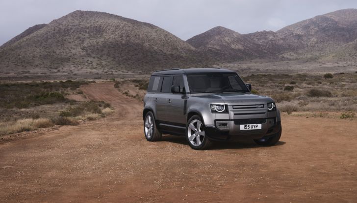 Land Rover Defender 2025: caratteristiche, design, abitacolo, motori e pacchetti - Foto 39 di 119