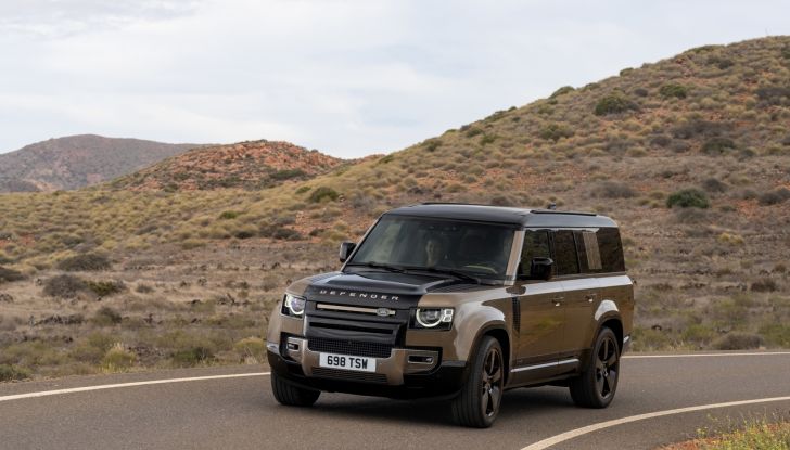 Land Rover Defender 2025: caratteristiche, design, abitacolo, motori e pacchetti - Foto 43 di 119