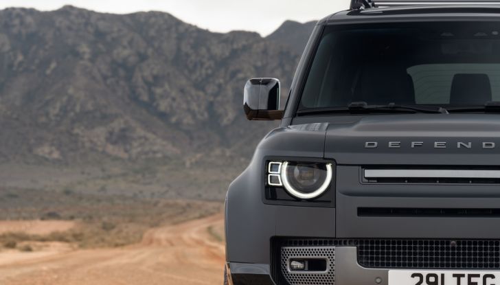 Land Rover Defender 2025: caratteristiche, design, abitacolo, motori e pacchetti - Foto 72 di 119