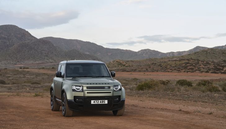 Land Rover Defender 90 2025