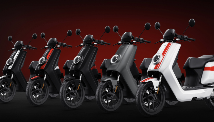 Ascoltare musica con l’interfono: pratica accettata o pericolosa? - Foto 5 di 19