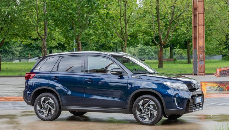Nuova Suzuki Vitara Hybrid: caratteristiche, design, abitacolo, motori, allestimenti e prezzi - Foto 25 di 64