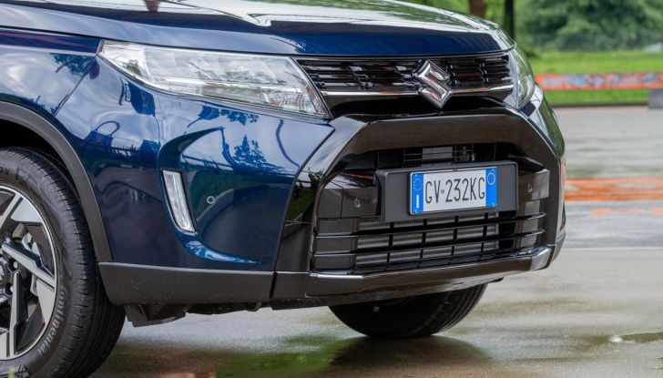 Nuova Suzuki Vitara Hybrid: caratteristiche, design, abitacolo, motori, allestimenti e prezzi - Foto 26 di 64
