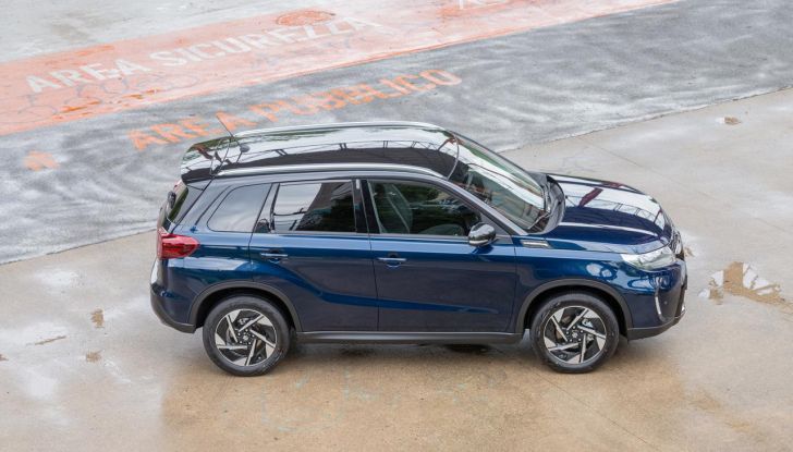 Nuova Suzuki Vitara Hybrid: caratteristiche, design, abitacolo, motori, allestimenti e prezzi - Foto 31 di 64
