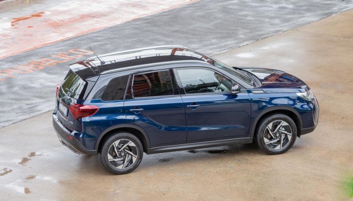 Nuova Suzuki Vitara Hybrid: caratteristiche, design, abitacolo, motori, allestimenti e prezzi - Foto 30 di 64