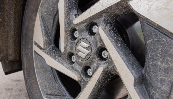 Nuova Suzuki Vitara Hybrid: caratteristiche, design, abitacolo, motori, allestimenti e prezzi - Foto 63 di 64