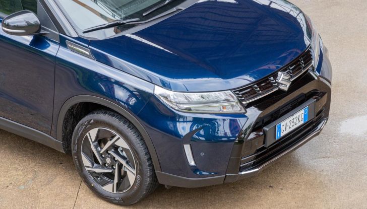 Nuova Suzuki Vitara Hybrid: caratteristiche, design, abitacolo, motori, allestimenti e prezzi - Foto 34 di 64