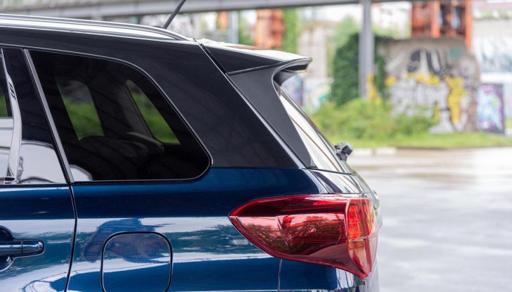 Nuova Suzuki Vitara Hybrid: caratteristiche, design, abitacolo, motori, allestimenti e prezzi - Foto 19 di 64