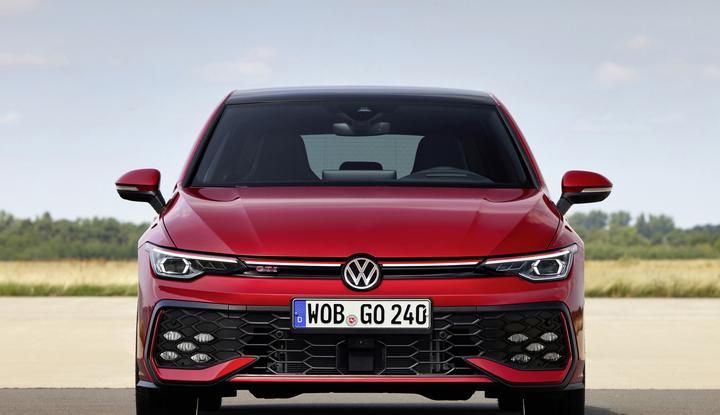 Nuova Volkswagen Golf GTI: al via i preordini da 44.505 euro - Foto 45 di 46