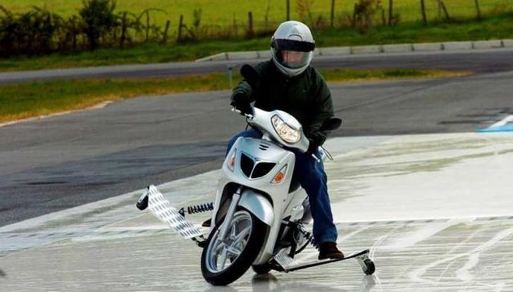 Patente AM 2024: età, esami e documenti per patentino 50 - Foto 5 di 10