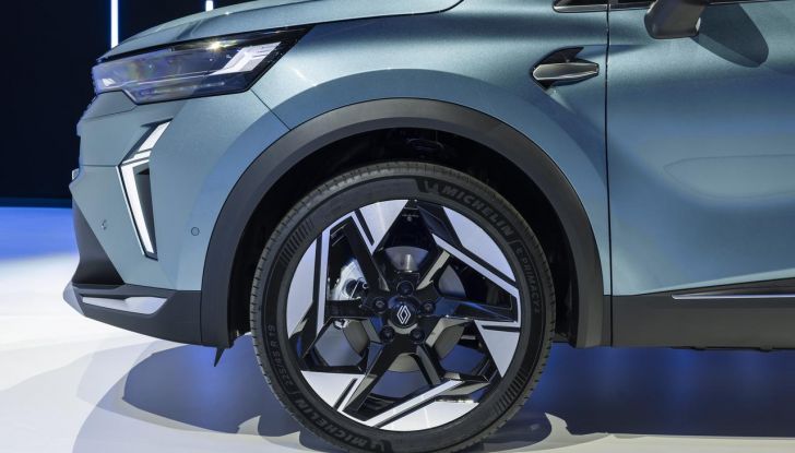 Renault Symbioz: prime informazioni sul nuovo C-SUV - Foto 24 di 103