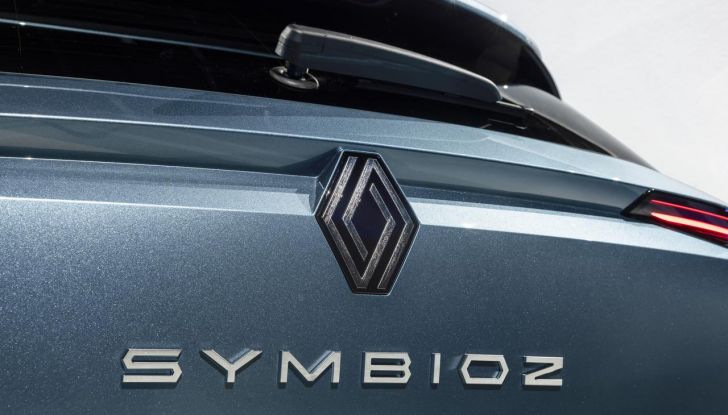 Renault Symbioz: prime informazioni sul nuovo C-SUV - Foto 27 di 103