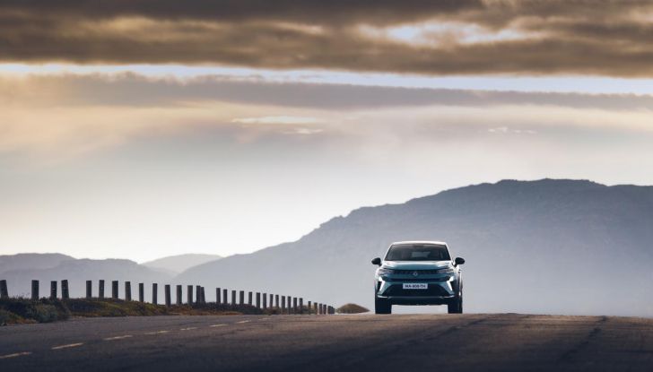 Renault Symbioz: prime informazioni sul nuovo C-SUV - Foto 57 di 103