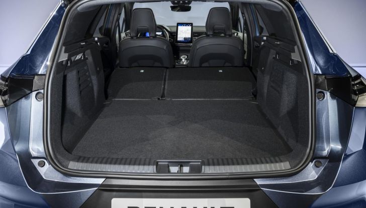 Renault Symbioz: prime informazioni sul nuovo C-SUV - Foto 14 di 103