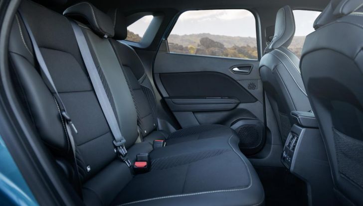 Renault Symbioz: prime informazioni sul nuovo C-SUV - Foto 37 di 103