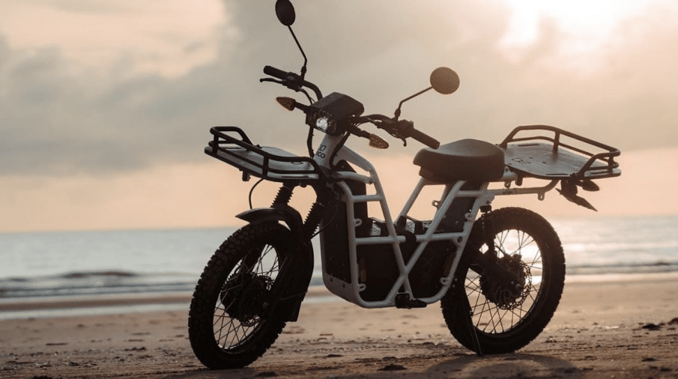 Ubco: caratteristiche tecniche e prezzo della moto elettrica senza limiti