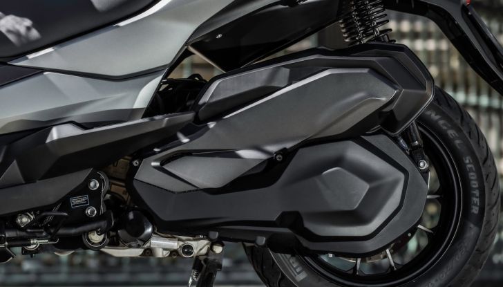 VOGE presenta il nuovo Sfida SR4 Max MY 2024 - Foto 1 di 5