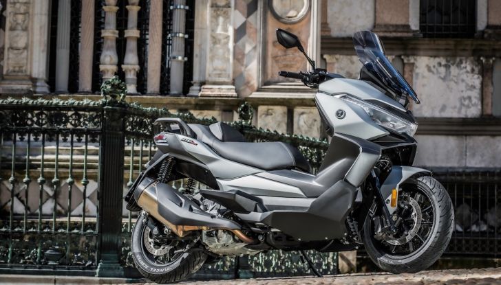 VOGE presenta il nuovo Sfida SR4 Max MY 2024 - Foto 2 di 5