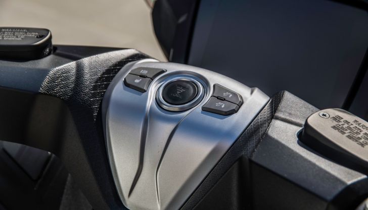 VOGE presenta il nuovo Sfida SR4 Max MY 2024 - Foto 3 di 5