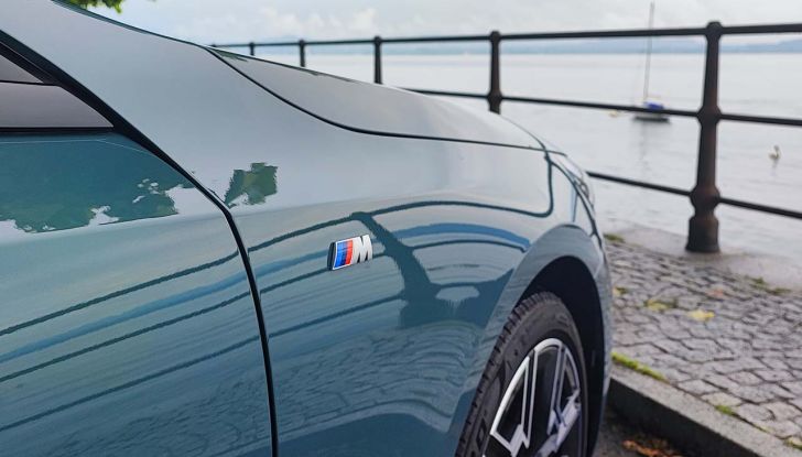 BMW Serie 5 Touring 2024: prova su strada della station wagon diesel ed elettrica - Foto 13 di 29