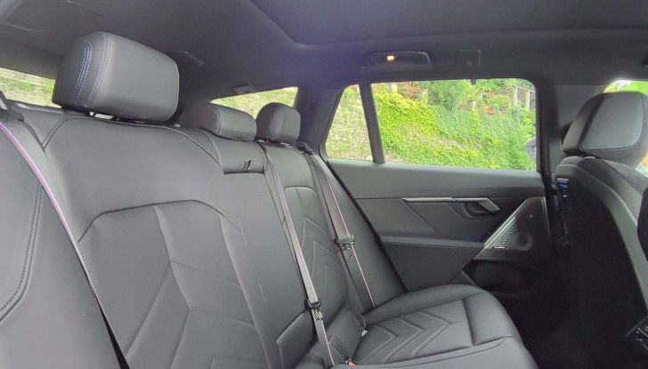BMW Serie 5 Touring 2024: prova su strada della station wagon diesel ed elettrica - Foto 23 di 29