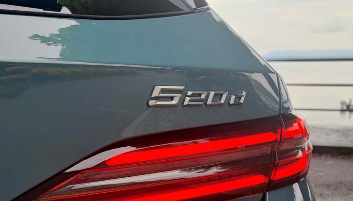BMW Serie 5 Touring 2024: prova su strada della station wagon diesel ed elettrica - Foto 25 di 29