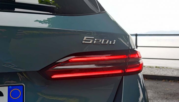 BMW Serie 5 Touring 2024: prova su strada della station wagon diesel ed elettrica - Foto 26 di 29