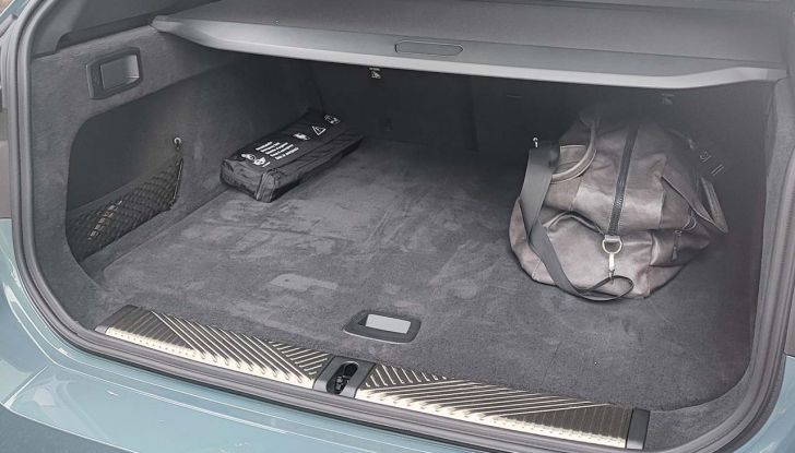 BMW Serie 5 Touring 2024: prova su strada della station wagon diesel ed elettrica - Foto 7 di 29
