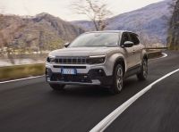 Jeep Avenger e-Hybrid 2024: caratteristiche, allestimenti e prezzi
