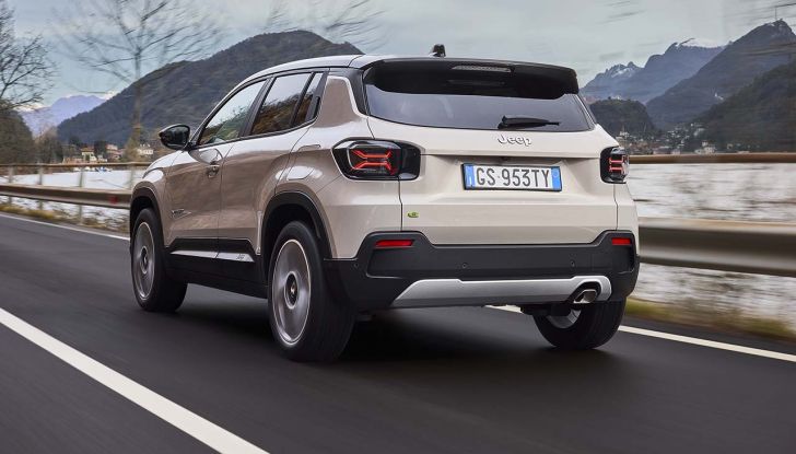 Jeep Avenger e-Hybrid 2024: caratteristiche, allestimenti e prezzi - Foto 3 di 23