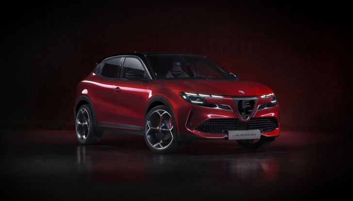 Alfa Romeo Junior Veloce: debutta la nuova versione con motore da 280 CV - Foto 7 di 59