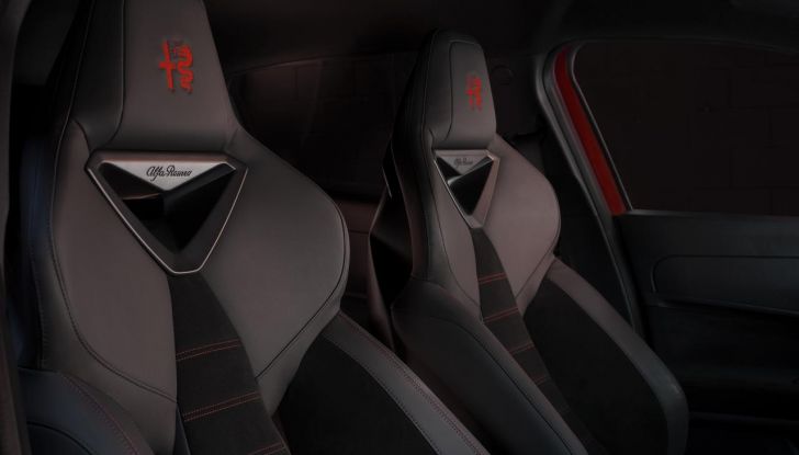 Alfa Romeo Junior Veloce: debutta la nuova versione con motore da 280 CV - Foto 53 di 59