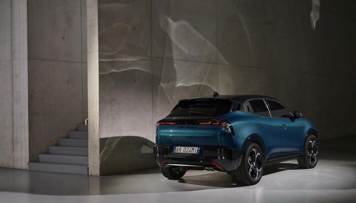 Alfa Romeo Junior Veloce: debutta la nuova versione con motore da 280 CV - Foto 33 di 59