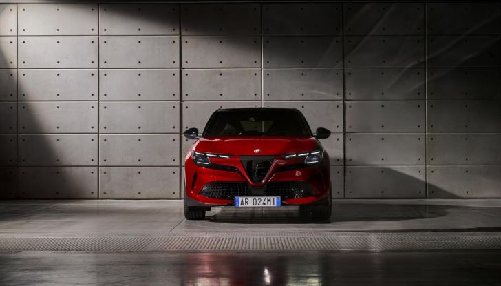 Alfa Romeo Junior Veloce: debutta la nuova versione con motore da 280 CV - Foto 22 di 59