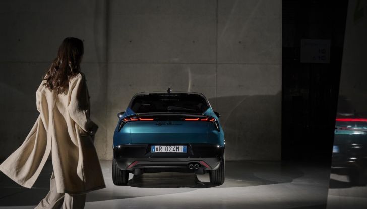 Alfa Romeo Junior Veloce: debutta la nuova versione con motore da 280 CV - Foto 40 di 59