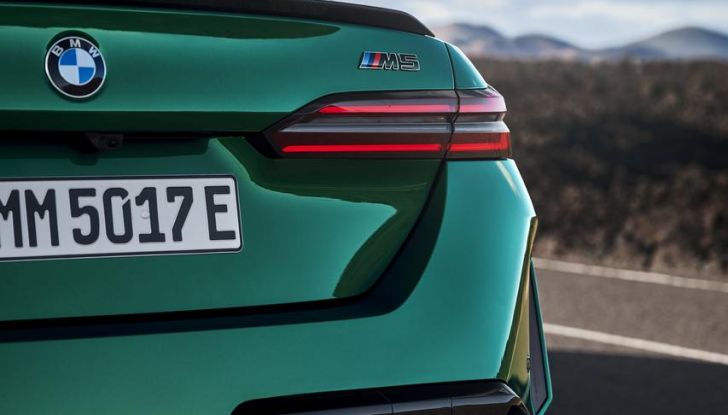 BMW M5 2025: caratteristiche, design, abitacolo, motore, autonomia, prestazioni e disponibilità - Foto 20 di 67