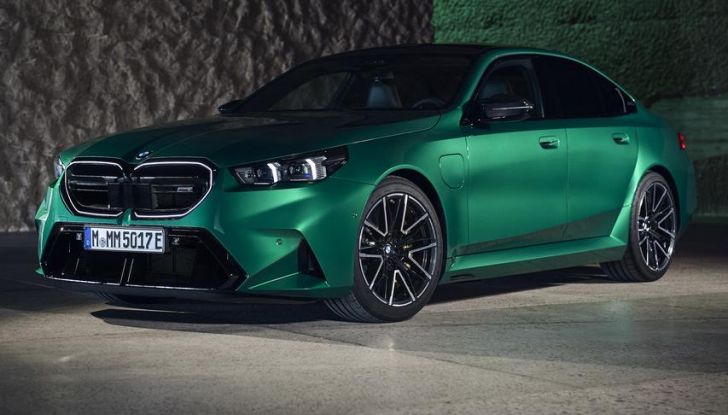 BMW M5 2025: caratteristiche, design, abitacolo, motore, autonomia, prestazioni e disponibilità - Foto 51 di 67