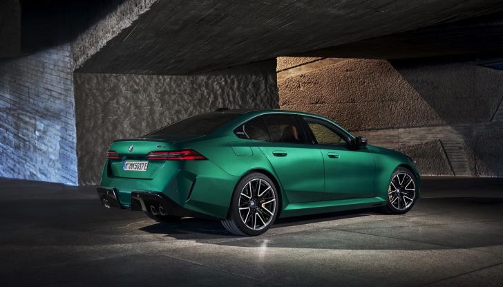 BMW M5 2025: caratteristiche, design, abitacolo, motore, autonomia, prestazioni e disponibilità - Foto 43 di 67