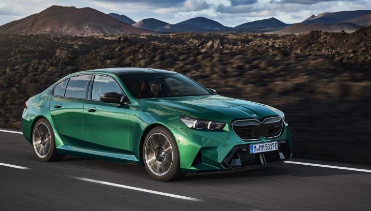 BMW M5 2025: caratteristiche, design, abitacolo, motore, autonomia, prestazioni e disponibilità - Foto 61 di 67