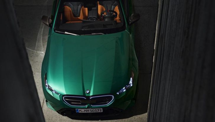 BMW M5 2025: caratteristiche, design, abitacolo, motore, autonomia, prestazioni e disponibilità - Foto 50 di 67