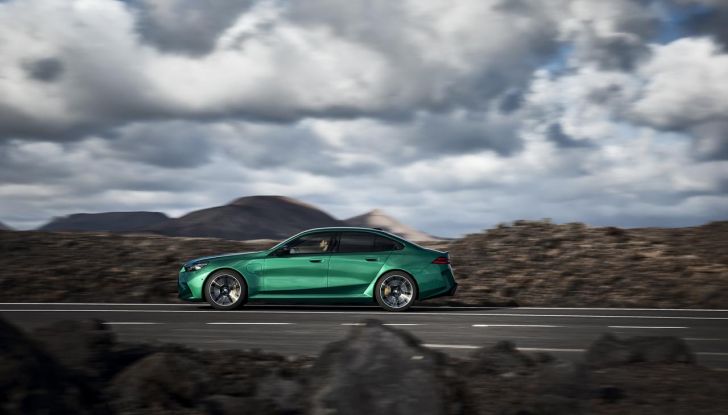 BMW M5 2025: caratteristiche, design, abitacolo, motore, autonomia, prestazioni e disponibilità - Foto 66 di 67